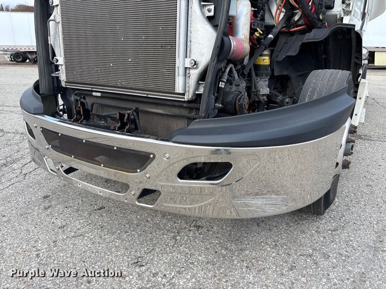 image for item YA1452 2024 International LT625 semi truck