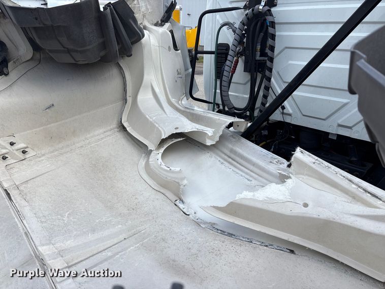 image for item YA1452 2024 International LT625 semi truck