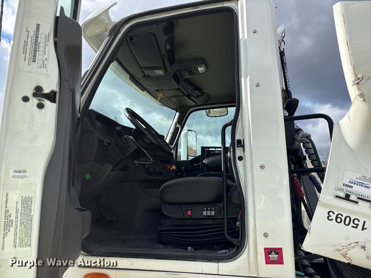 image for item YA1452 2024 International LT625 semi truck