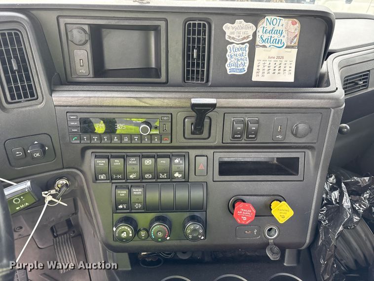 image for item YA1452 2024 International LT625 semi truck