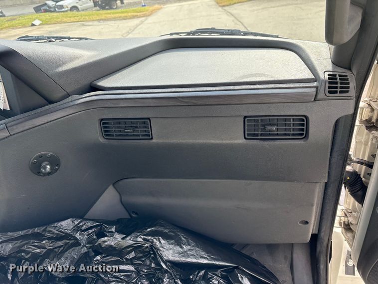 image for item YA1452 2024 International LT625 semi truck