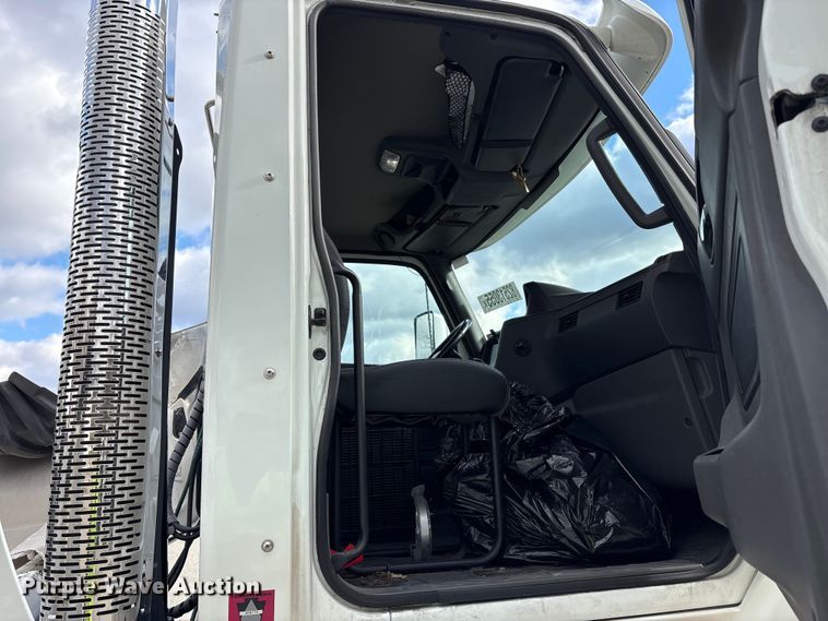 image for item YA1452 2024 International LT625 semi truck