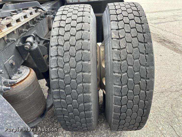 image for item YA1452 2024 International LT625 semi truck