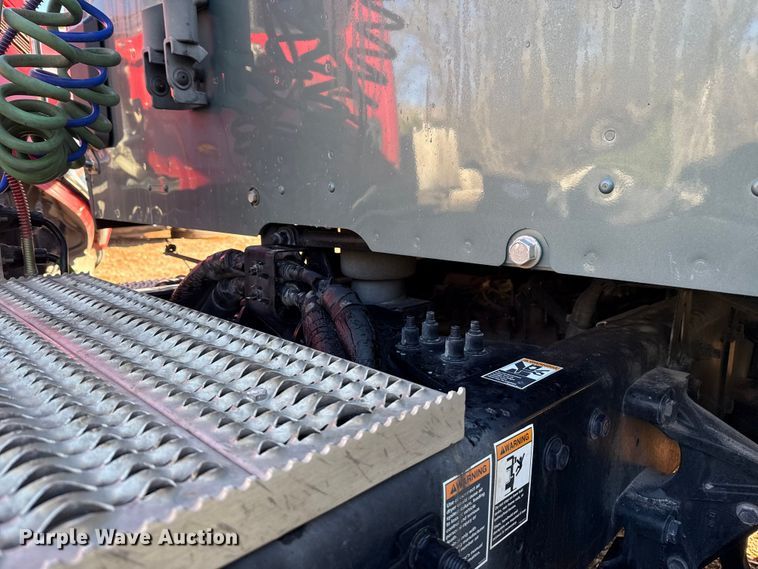 image for item YA1521 2021 Peterbilt 579 semi truck