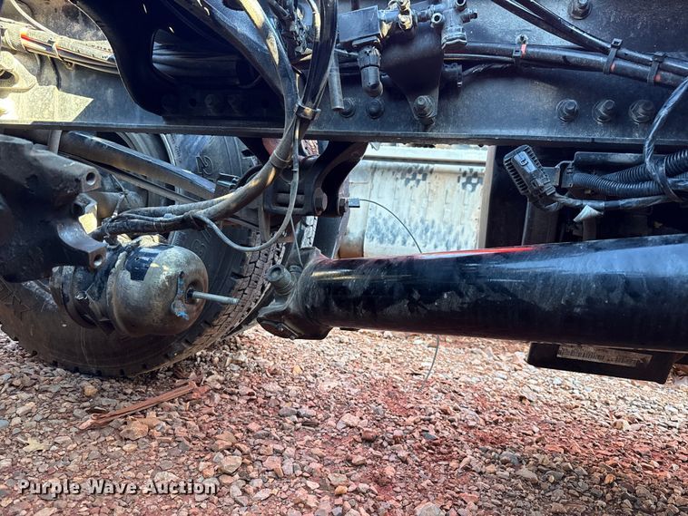 image for item YA1521 2021 Peterbilt 579 semi truck