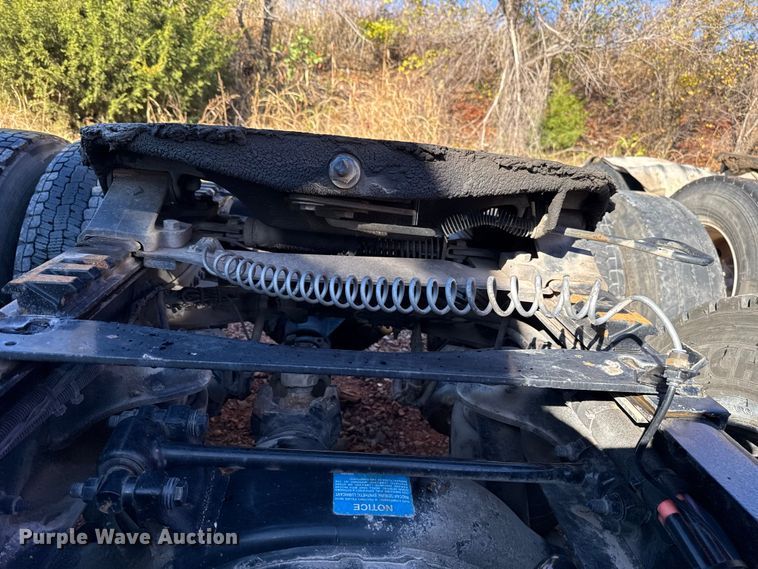 image for item YA1521 2021 Peterbilt 579 semi truck