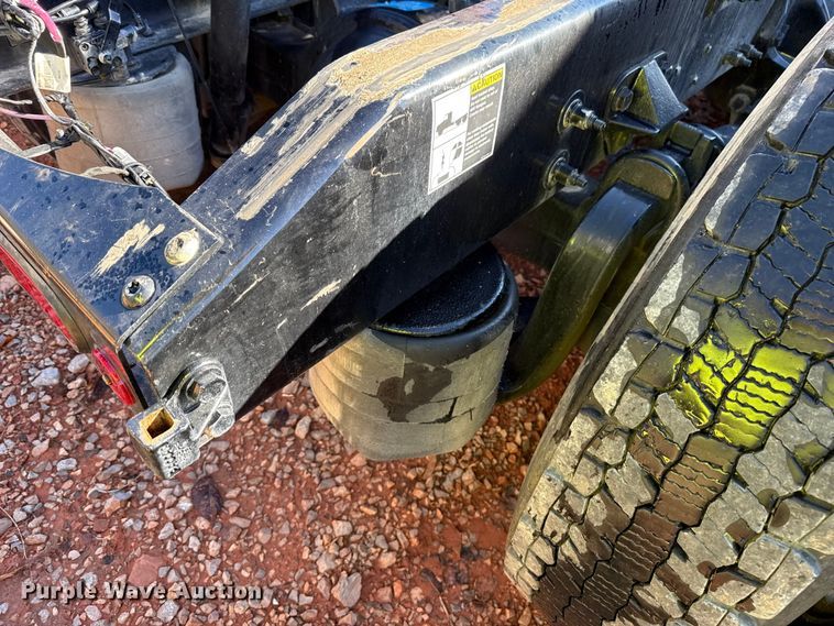 image for item YA1521 2021 Peterbilt 579 semi truck