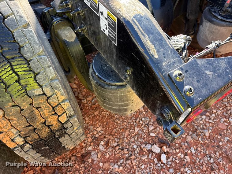 image for item YA1521 2021 Peterbilt 579 semi truck