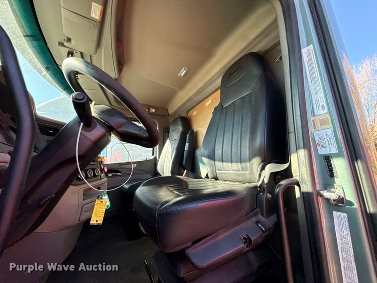 image for item YA1521 2021 Peterbilt 579 semi truck