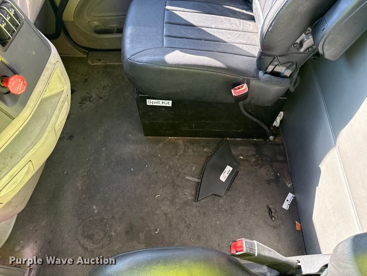 image for item YA1521 2021 Peterbilt 579 semi truck