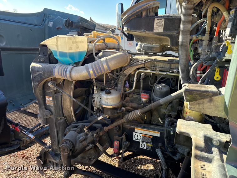 image for item YA1521 2021 Peterbilt 579 semi truck