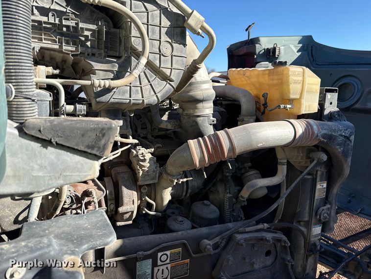 image for item YA1521 2021 Peterbilt 579 semi truck