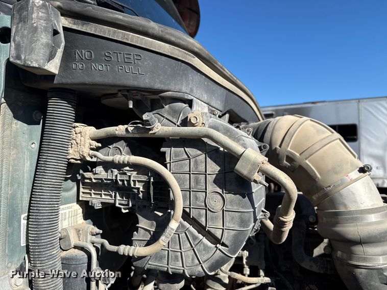 image for item YA1521 2021 Peterbilt 579 semi truck