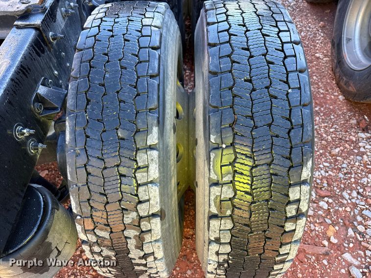 image for item YA1521 2021 Peterbilt 579 semi truck