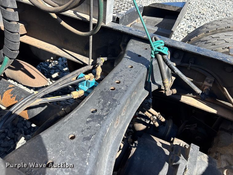 image for item YA1542 2019 Kenworth T680  semi truck