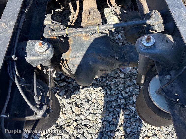 image for item YA1542 2019 Kenworth T680  semi truck