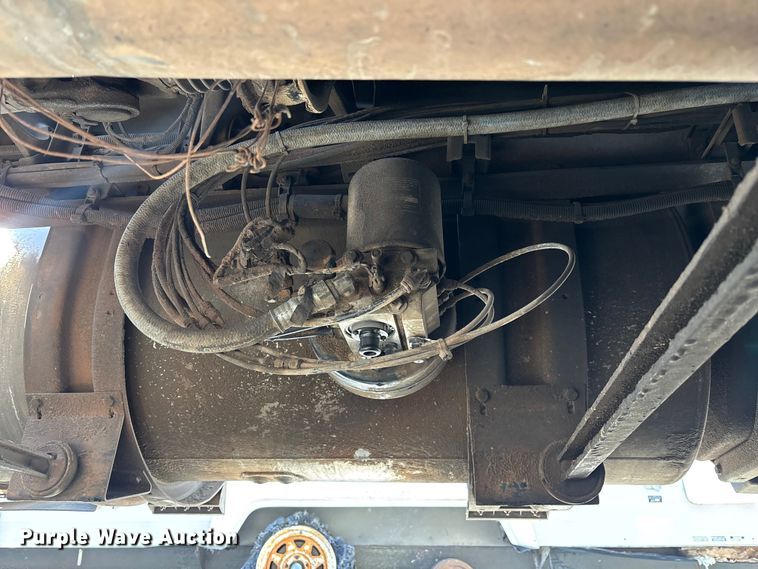 image for item YA1542 2019 Kenworth T680  semi truck