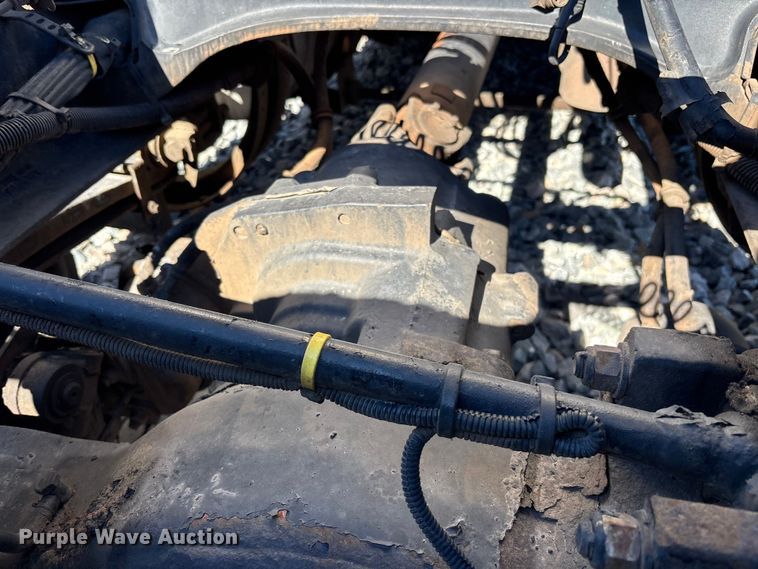 image for item YA1542 2019 Kenworth T680  semi truck