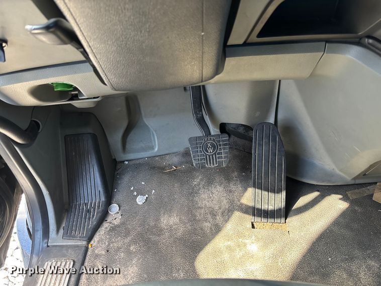 image for item YA1542 2019 Kenworth T680  semi truck