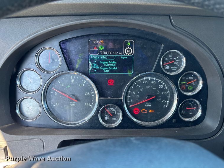 image for item YA1542 2019 Kenworth T680  semi truck