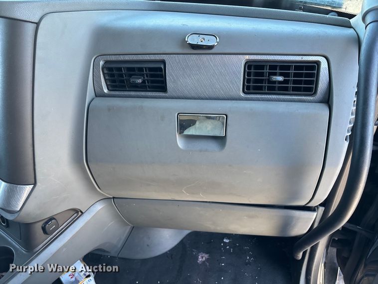 image for item YA1542 2019 Kenworth T680  semi truck