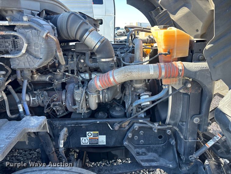 image for item YA1542 2019 Kenworth T680  semi truck