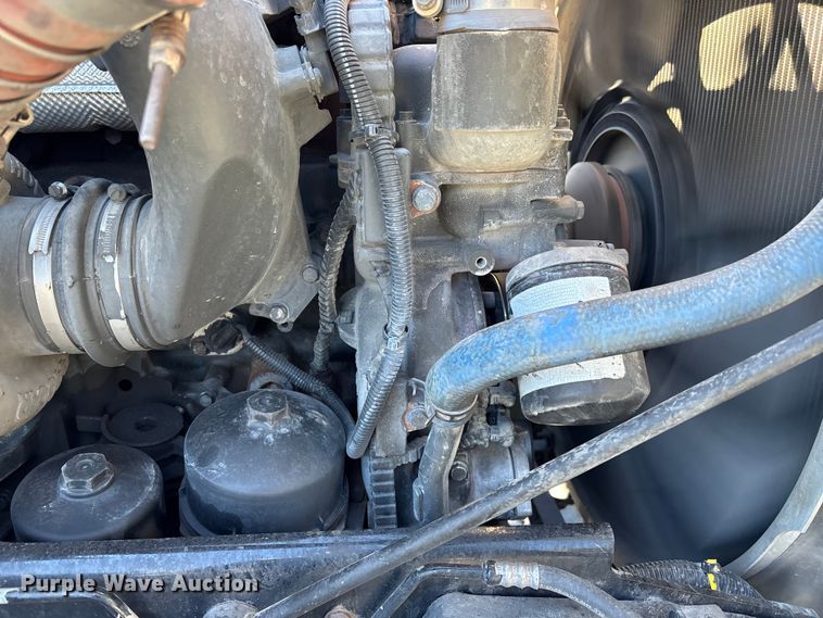 image for item YA1542 2019 Kenworth T680  semi truck