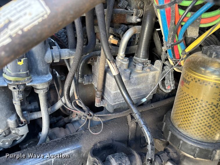 image for item YA1542 2019 Kenworth T680  semi truck