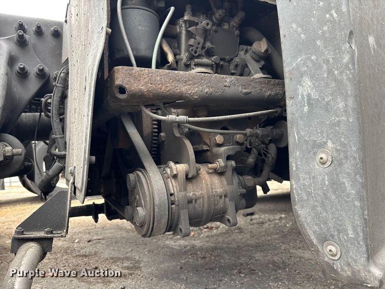 image for item YA1553 2015 Freightliner Cascadia  semi truck