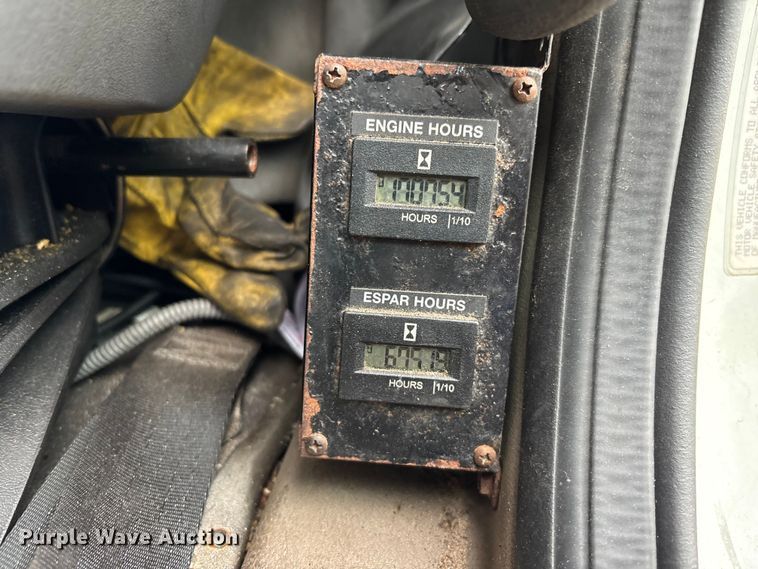 image for item YA1553 2015 Freightliner Cascadia  semi truck