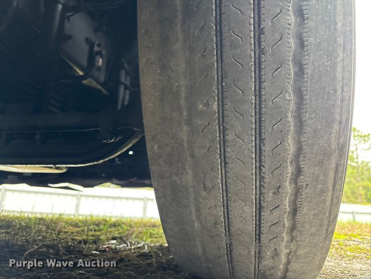 image for item YA1553 2015 Freightliner Cascadia  semi truck