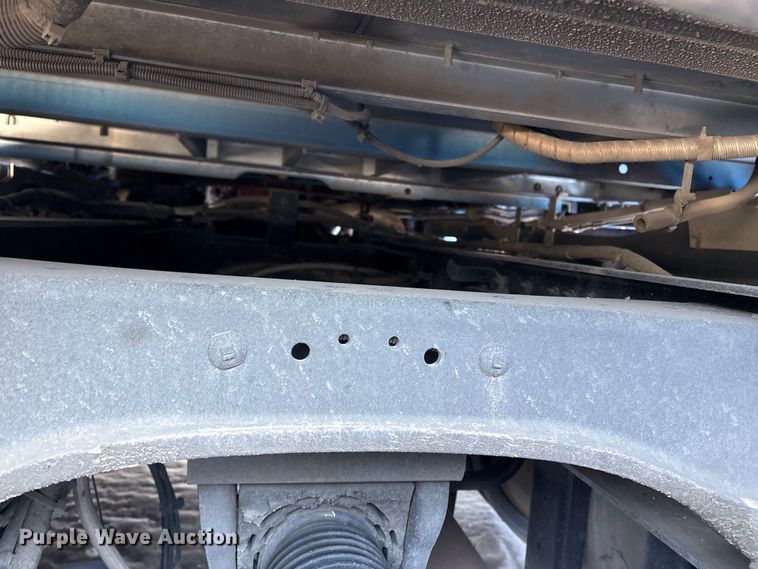 image for item YA1558 2022 Kenworth T680 semi truck