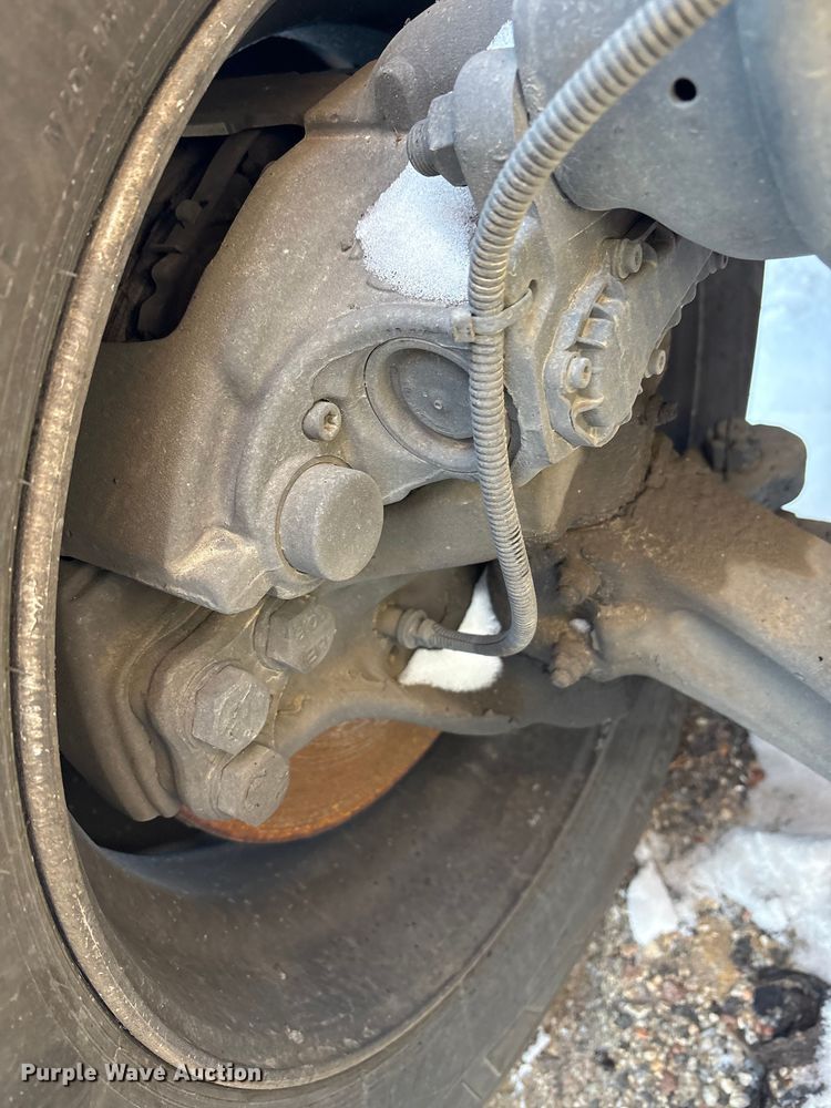 image for item YA1558 2022 Kenworth T680 semi truck