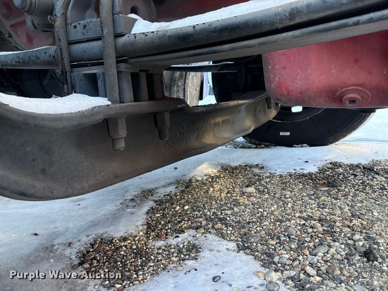 image for item YA1558 2022 Kenworth T680 semi truck