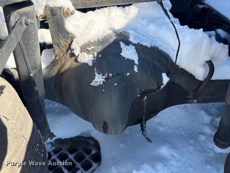 image for item YA1558 2022 Kenworth T680 semi truck