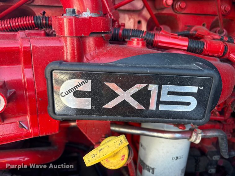 image for item YA1558 2022 Kenworth T680 semi truck