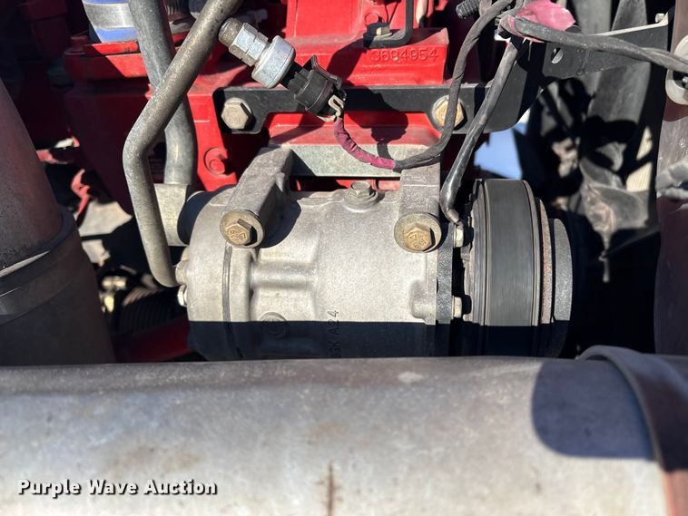 image for item YA1558 2022 Kenworth T680 semi truck