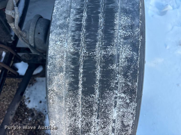 image for item YA1558 2022 Kenworth T680 semi truck