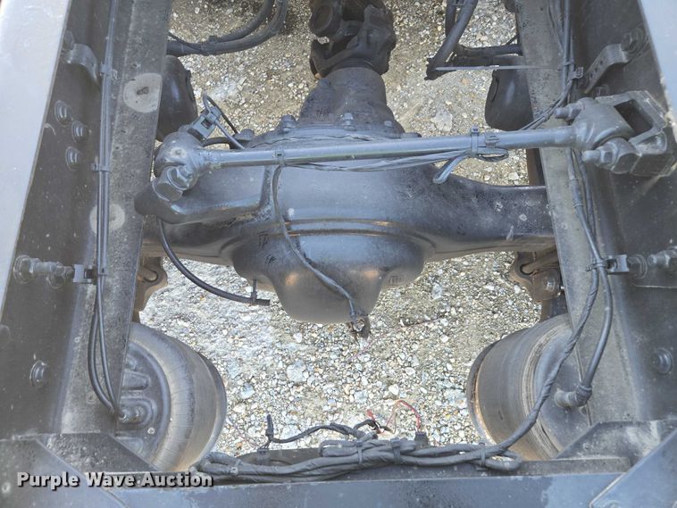 image for item YA1599 2020 Freightliner Cascadia semi truck