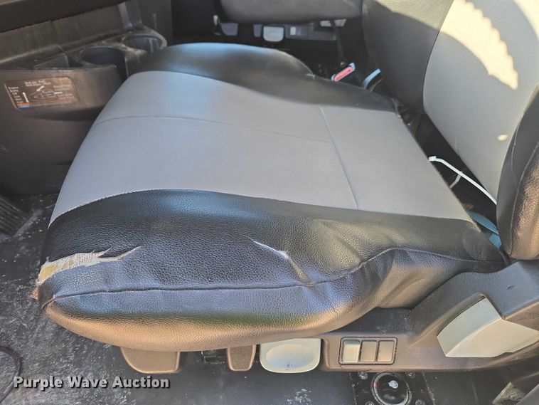 image for item YA1599 2020 Freightliner Cascadia semi truck