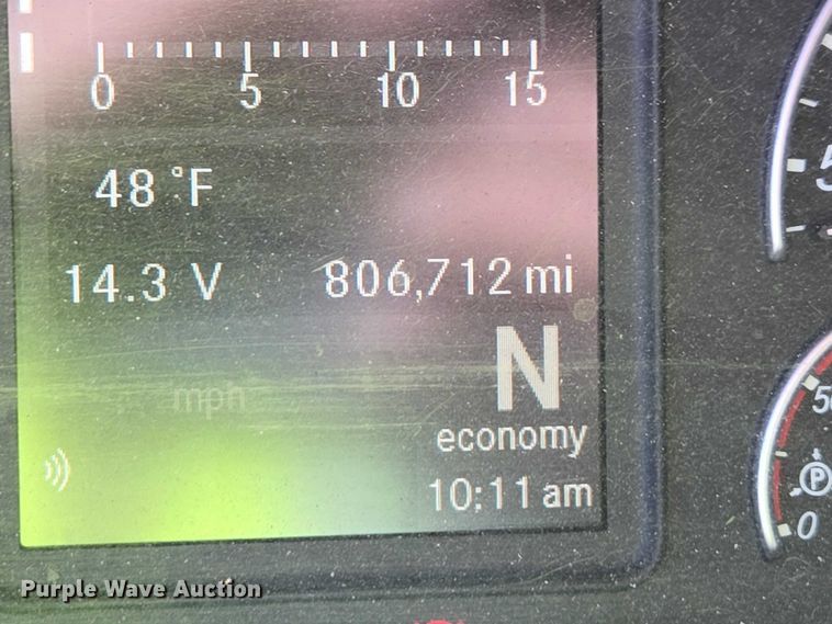 image for item YA1599 2020 Freightliner Cascadia semi truck