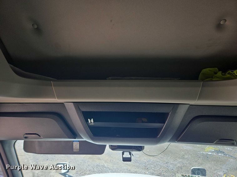 image for item YA1599 2020 Freightliner Cascadia semi truck