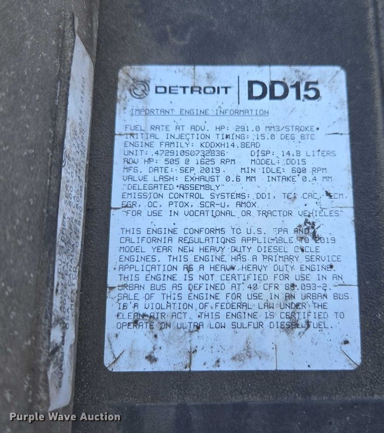 image for item YA1599 2020 Freightliner Cascadia semi truck