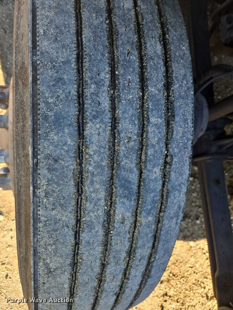 image for item YA1599 2020 Freightliner Cascadia semi truck