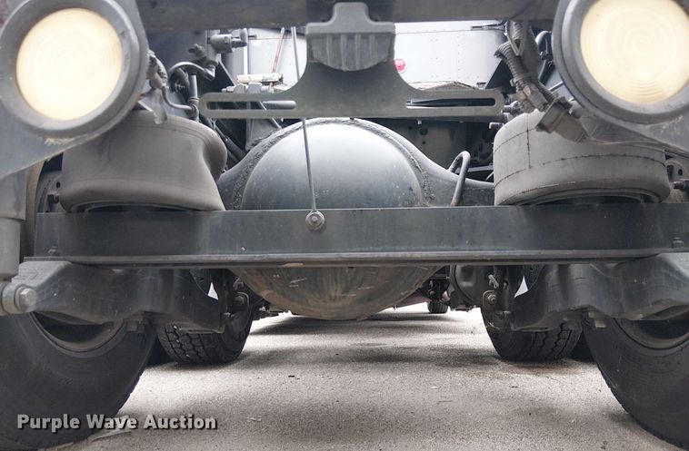 image for item YA1631 2016 Peterbilt 579 semi truck