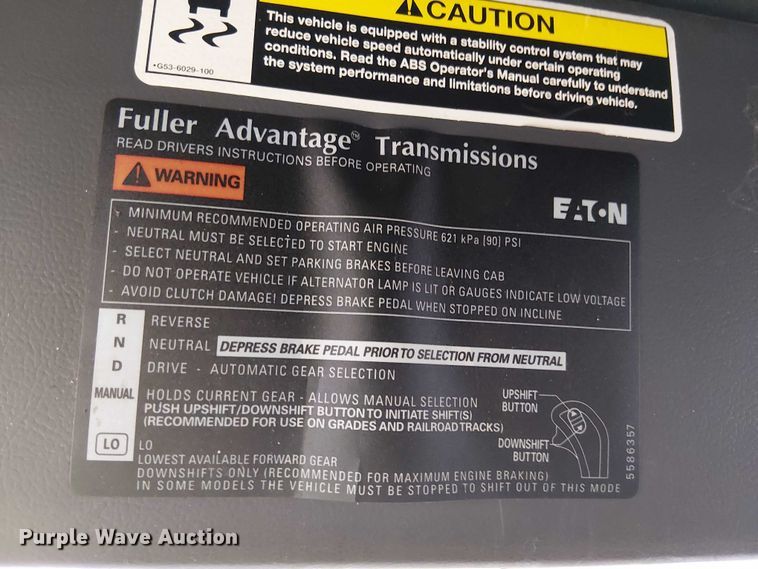 image for item YA1631 2016 Peterbilt 579 semi truck