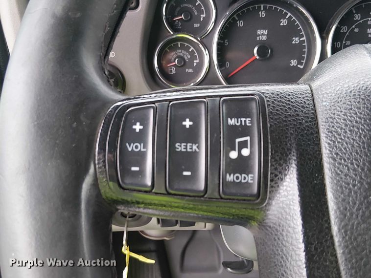 image for item YA1631 2016 Peterbilt 579 semi truck