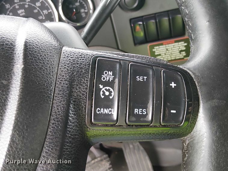 image for item YA1631 2016 Peterbilt 579 semi truck