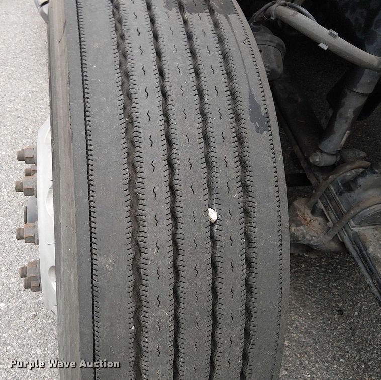 image for item YA1631 2016 Peterbilt 579 semi truck