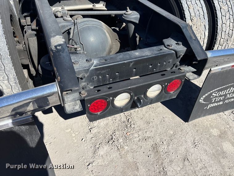 image for item YA1656 2016 Kenworth T680  semi truck